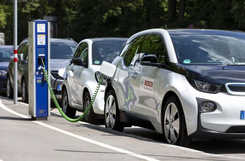 Bosch extends service life of electric-vehicle batteries - Cloud based swarm intelligence helps batteries maintain performance longer