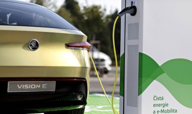 Prague wants the concept of chargers for electric cars. Instead of two hundred of them should be up to 5000