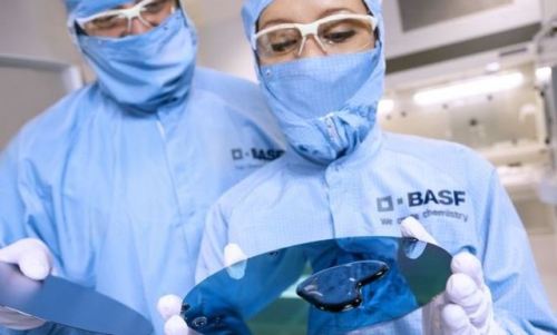 BASF can be saved by electric vehicles - German chemical giant starting to tighten globally. By end of 2021, to close 6,000 jobs with restructuring of € 2 bn