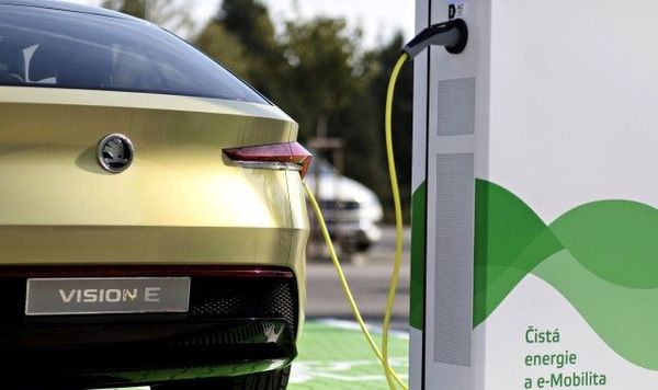 Prague wants the concept of chargers for electric cars. Instead of two hundred of them should be up to 5000